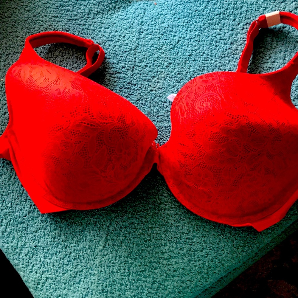 Red push up bra with wire